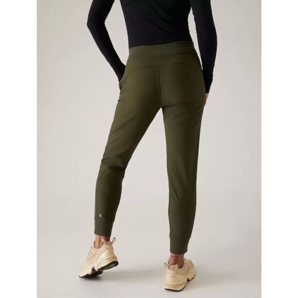 Athleta Women’s 16 Headlands Hybrid Jogger Pants Aspen Olive Activewear NEW - Picture 1 of 9
